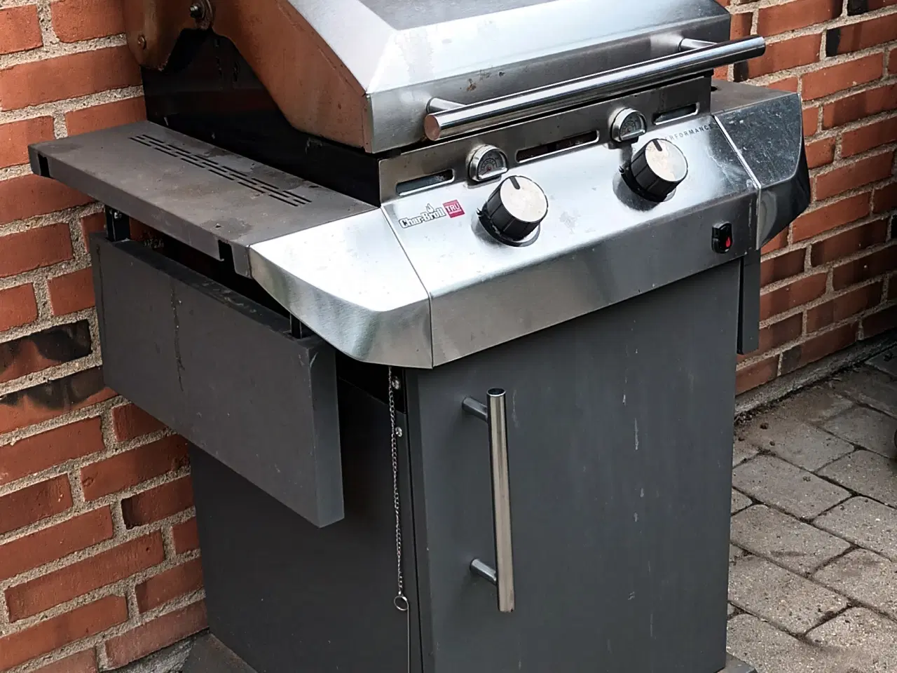 Billede 4 - Gas gril, m. overtræk og 5 kg tom gasflaske