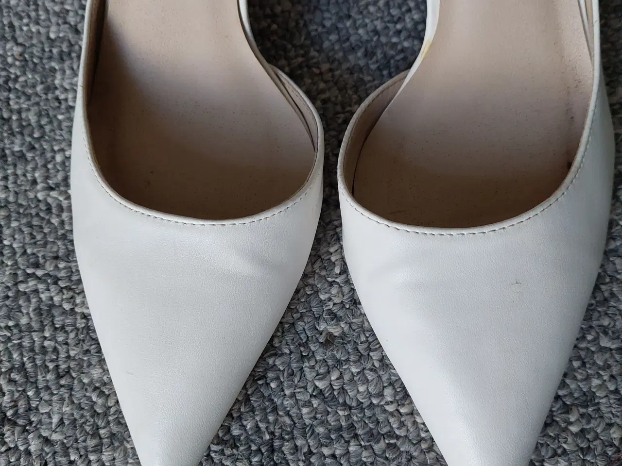 Billede 7 - hvid farve sko, str. 38
