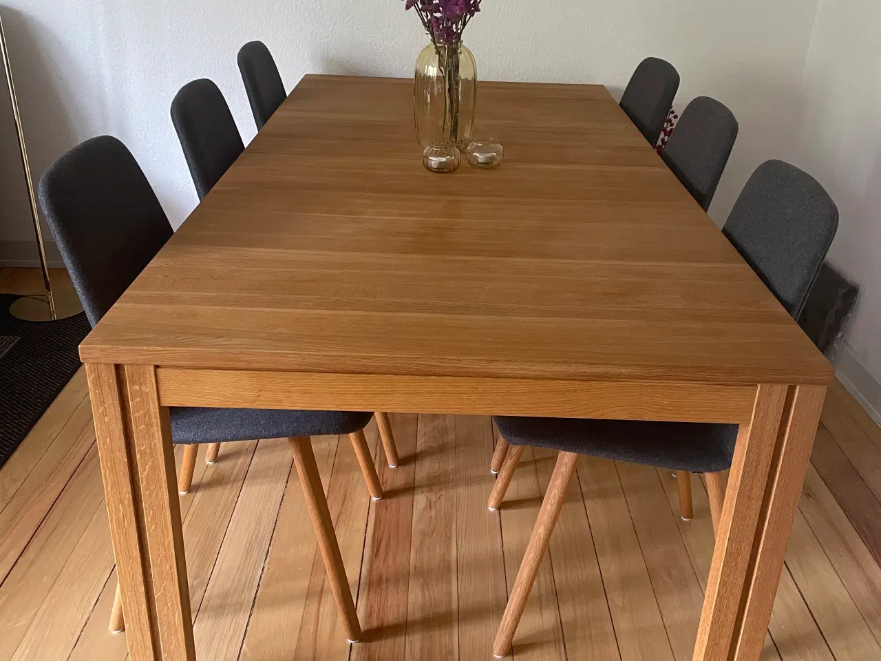 Billede 1 - Spisebord i egetræ med udtræksplader