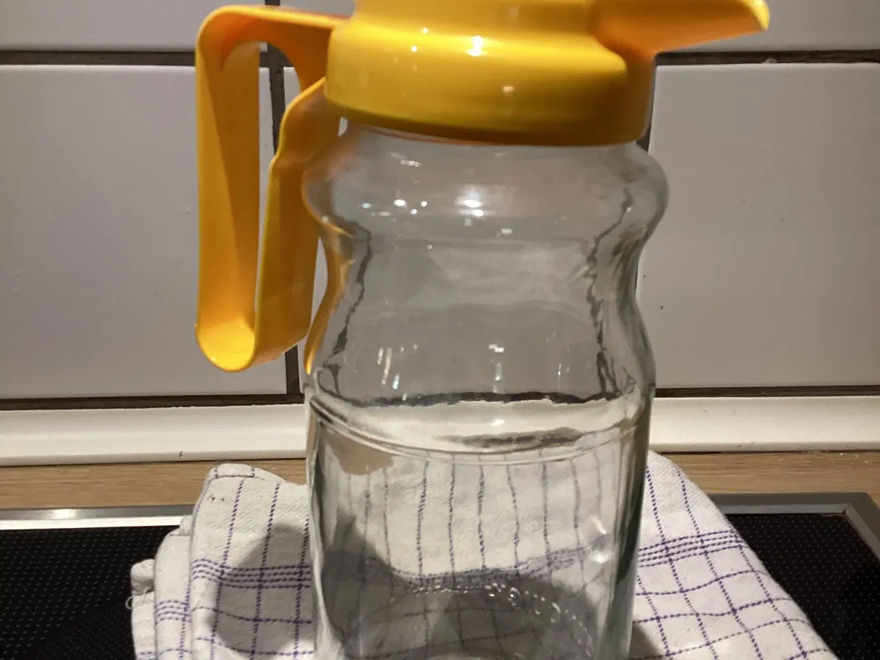 Billede 2 - Sunquick glaskande med gult låg