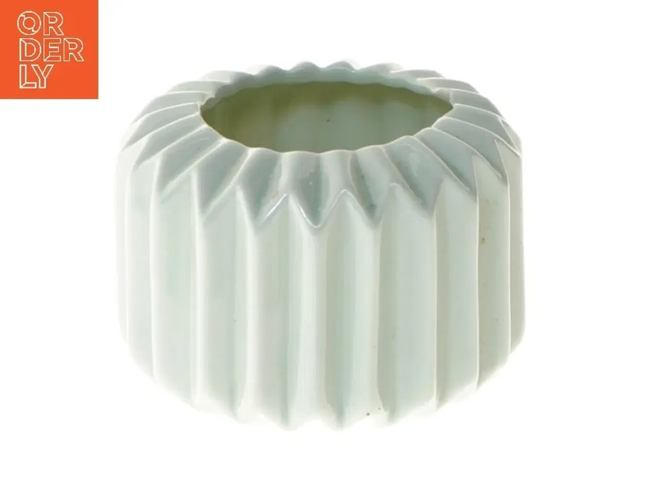 Billede 1 - Små vase med riflet design (str. 8x5,5 cm)