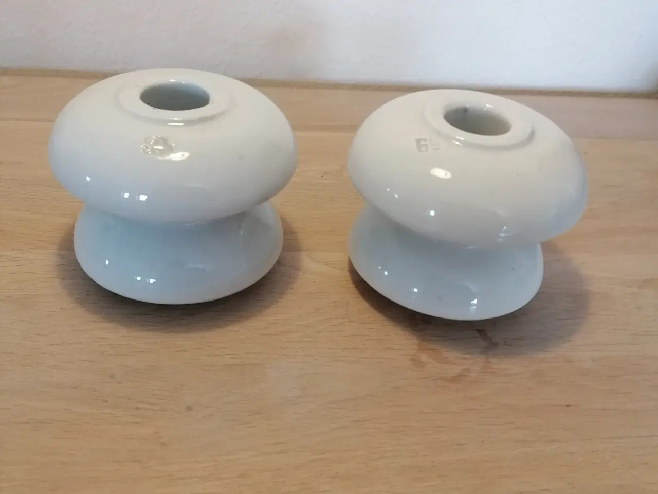 Billede 2 - Gamle porcelænsklokker fra EL master (lysestager)