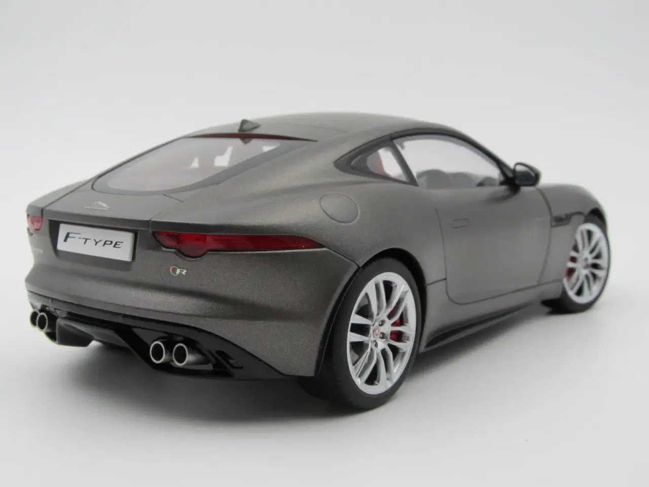 Billede 3 - 2015 Jaguar F-Type R - AUTOart - 1:18