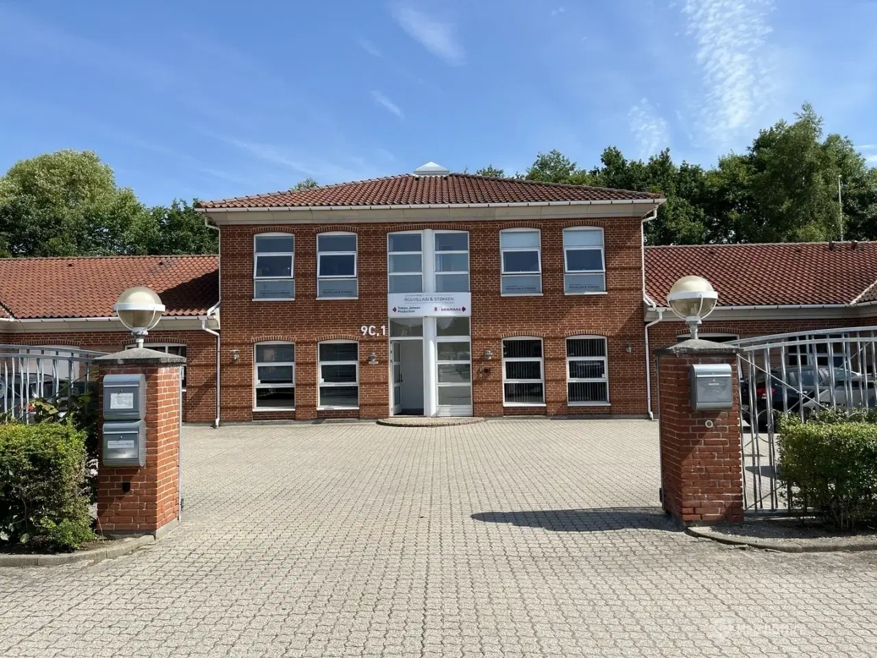 Billede 1 - Pænt og indflytningsklart kontorlejemål beliggende på hele 1. salen