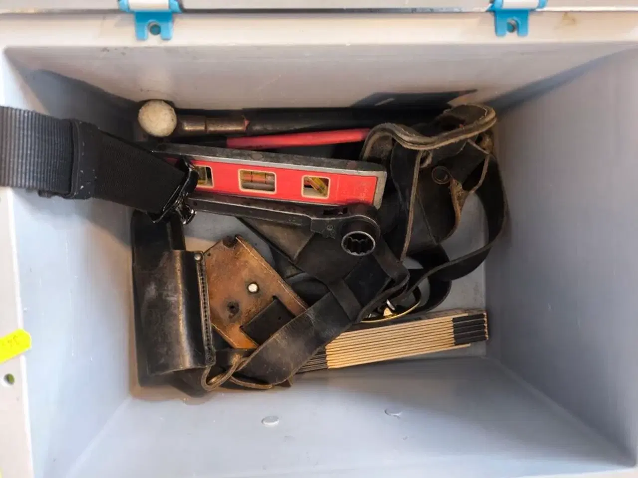 Billede 3 - Kasse m. sikringsgrej samt div.