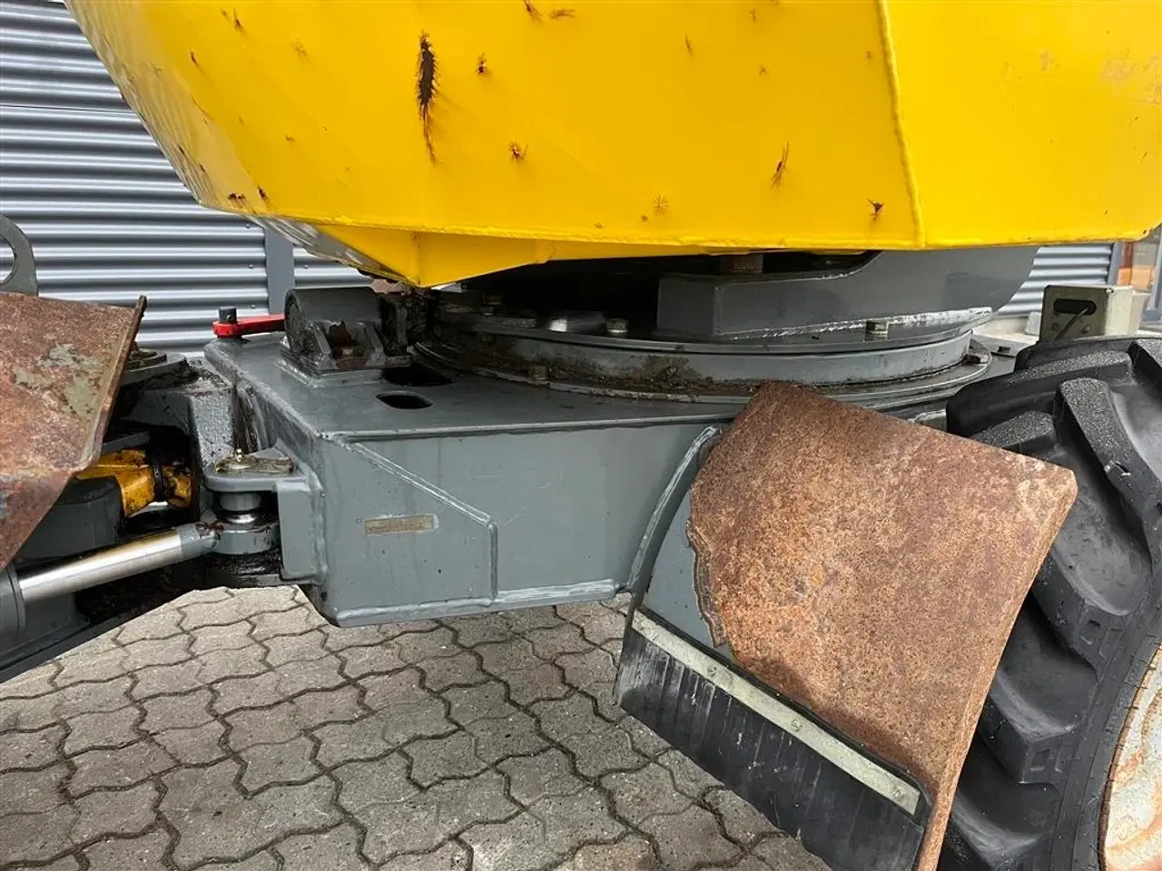 Billede 17 - Neuson 2001 2 tons dumper med svingbar lad