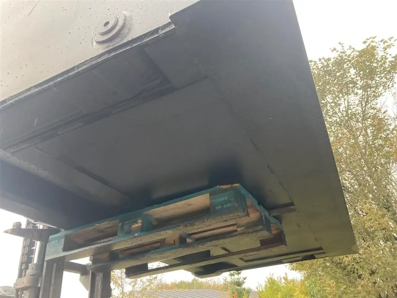 Billede 15 - JST Højtipskovl str.1 280 cm bred monteret med BM Fæste