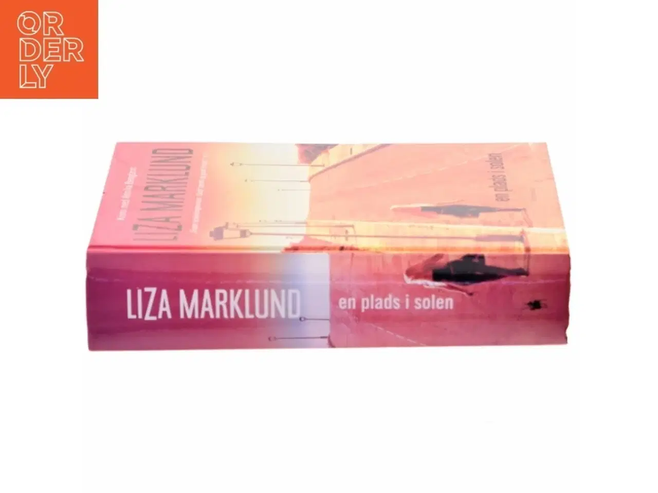Billede 2 - En plads i solen : krimi af Liza Marklund (Bog)