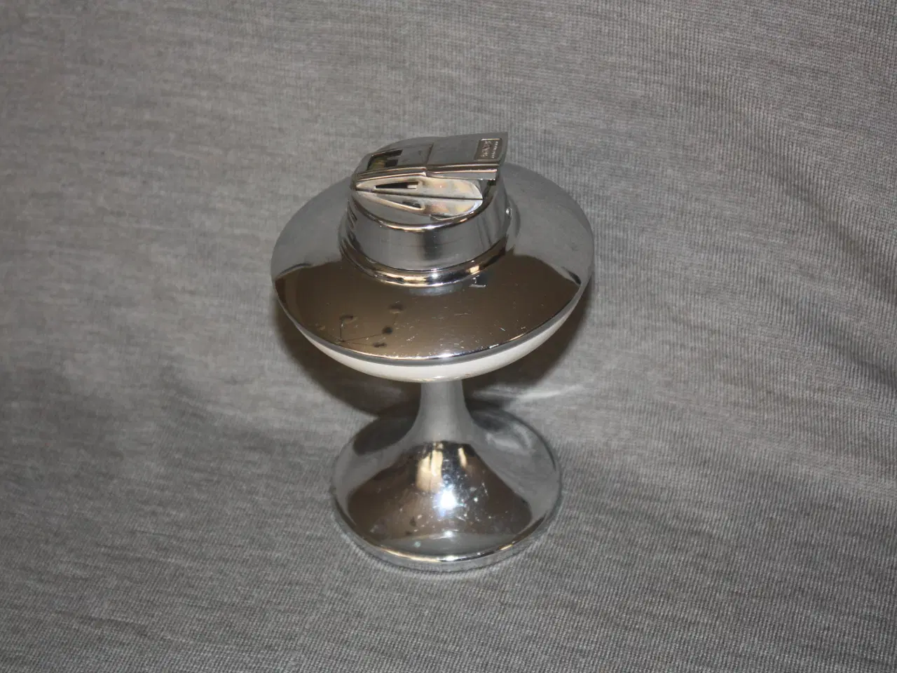 Billede 2 - Angus Electronics Age UFO lighter / bordlighter 
