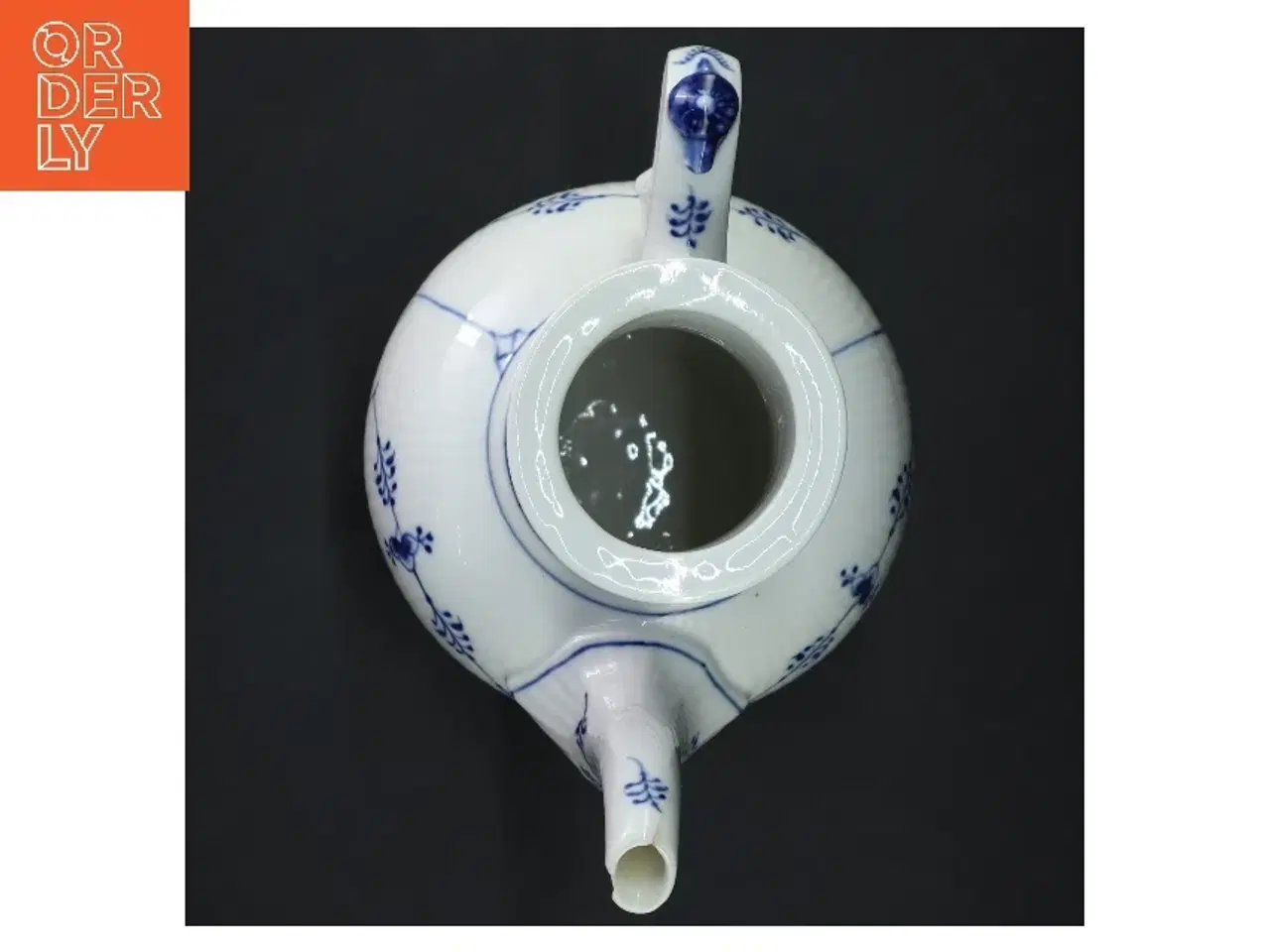 Billede 4 - Tekande i porcelæn med musselmalet dekoration fra Royal Copenhagen (str. 24x20 cm)
