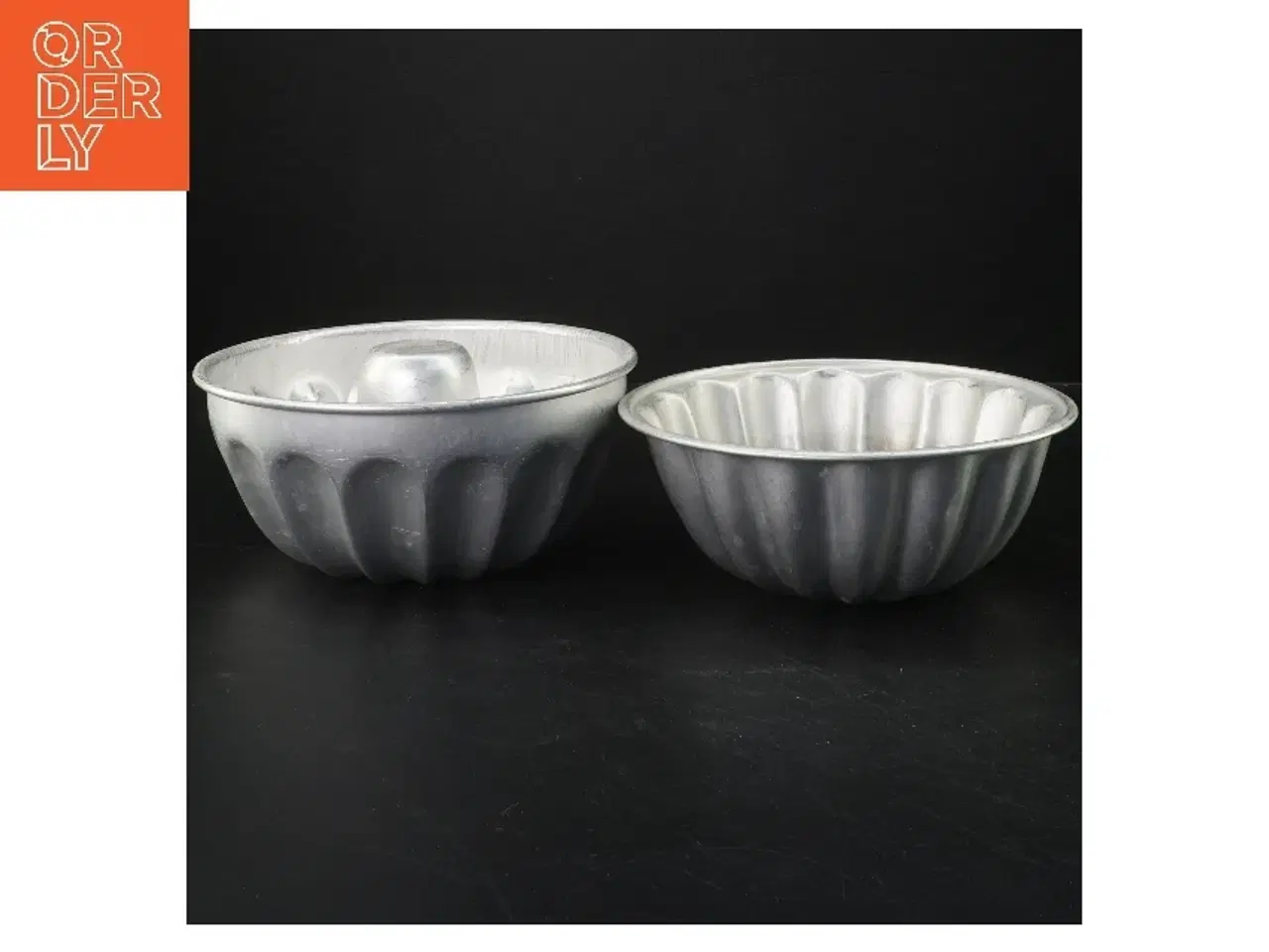 Billede 1 - To vintage bagforme i aluminium (str. Ø 18 cm)