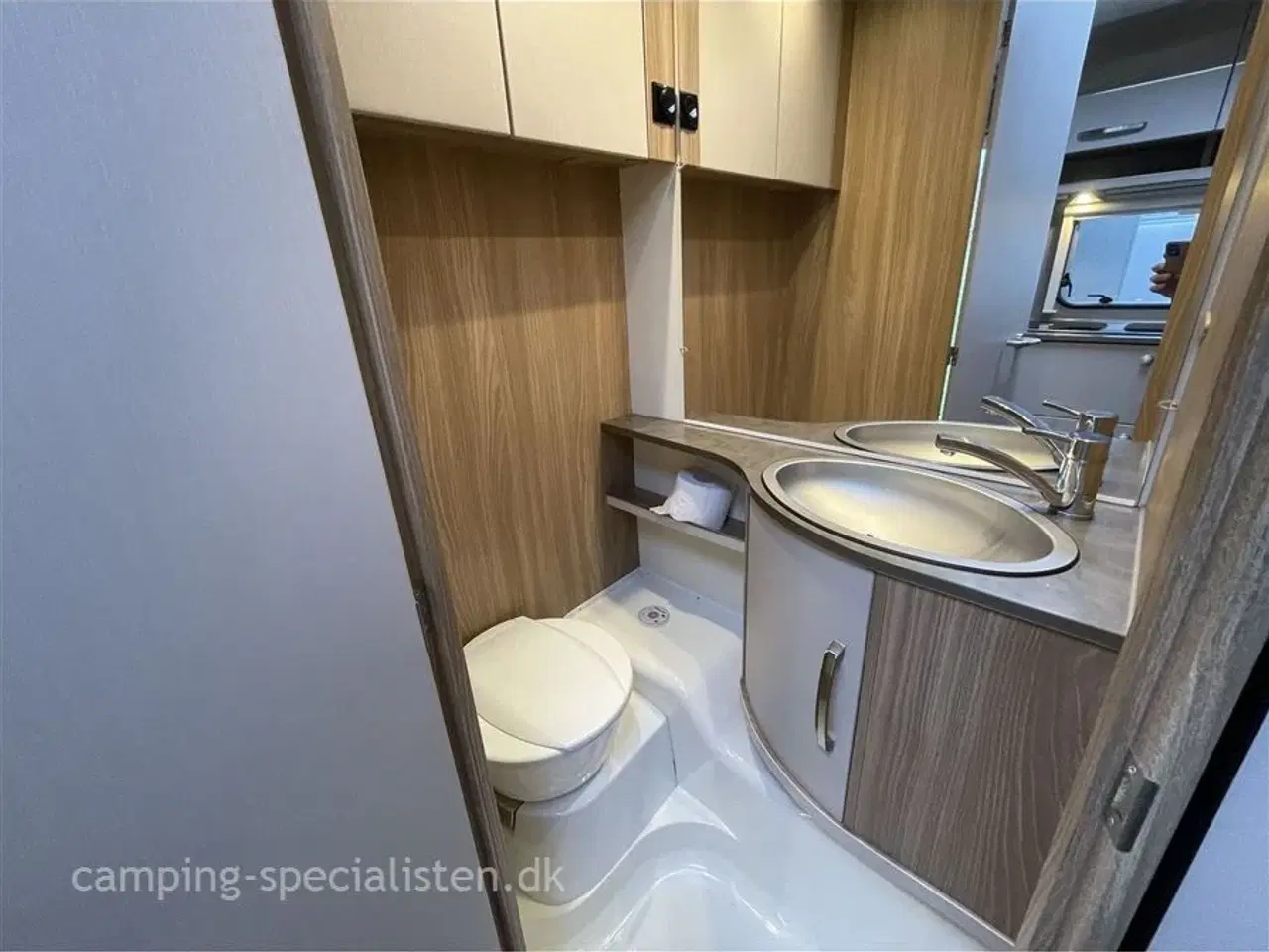 Billede 12 - 2018 - Bürstner Premio 490 TS Bürstner Premio 490 TS 2018 - Se den nu hos Camping-Specialisten.dk