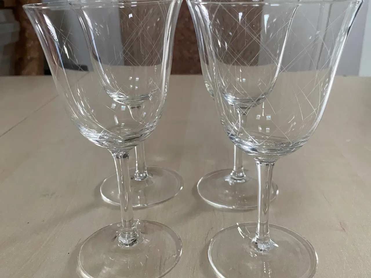 Billede 2 - Vin Glas 2 forskellig slags