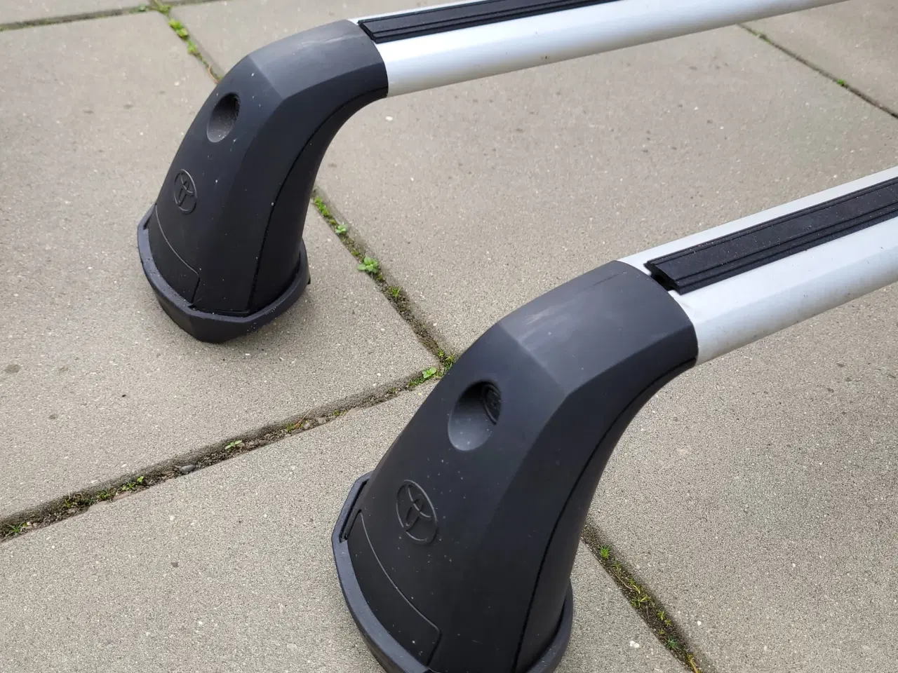 Billede 2 - Originale tagbøjler til Toyota Avensis