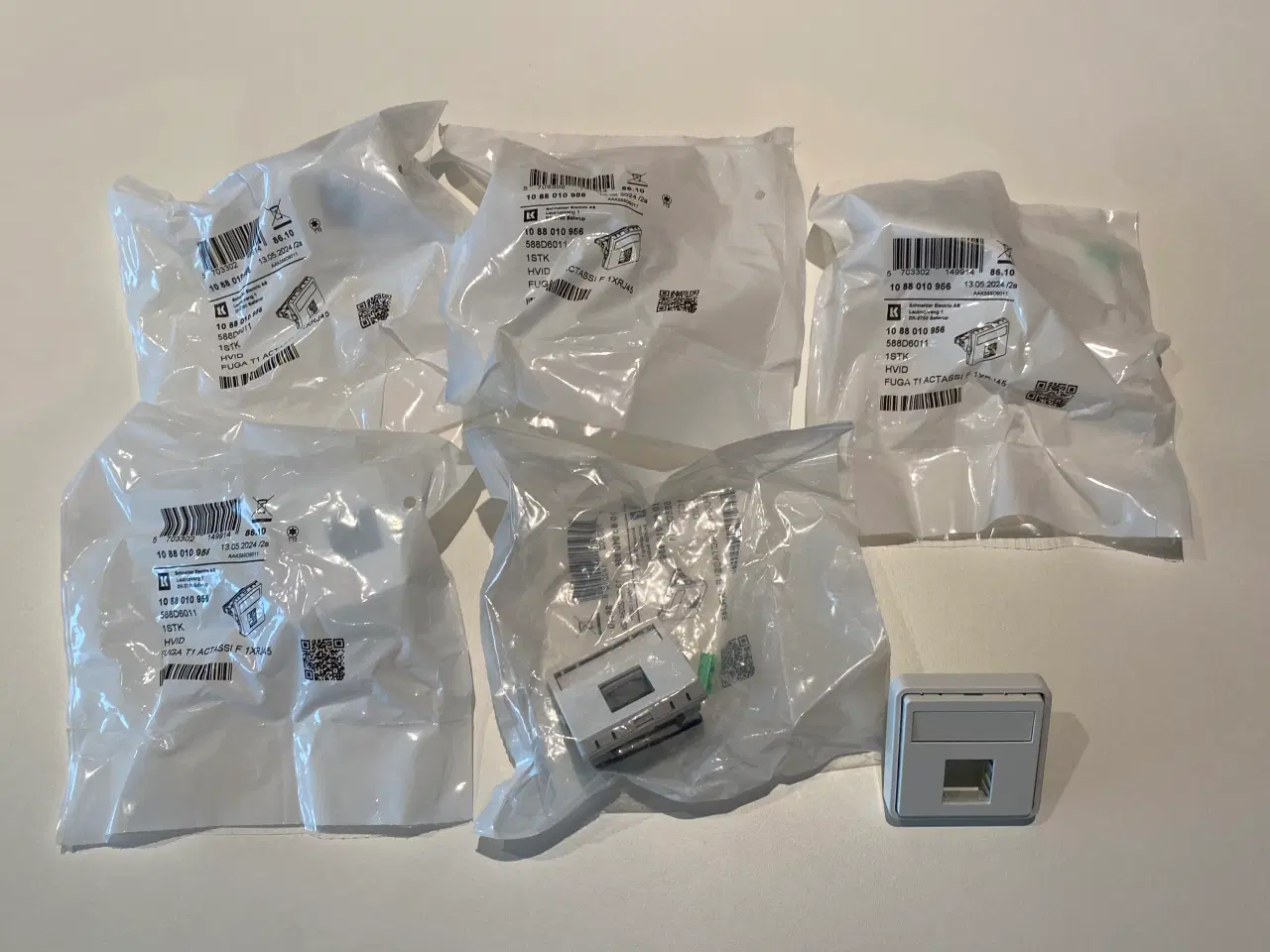 Billede 4 - Dataudtag,1,5 modul, hvid, Fuga