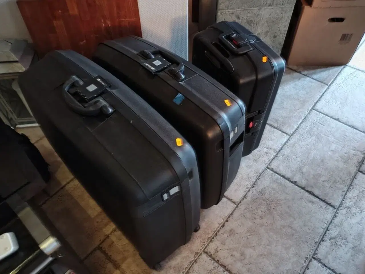 Billede 2 - To kufferter og en trolley