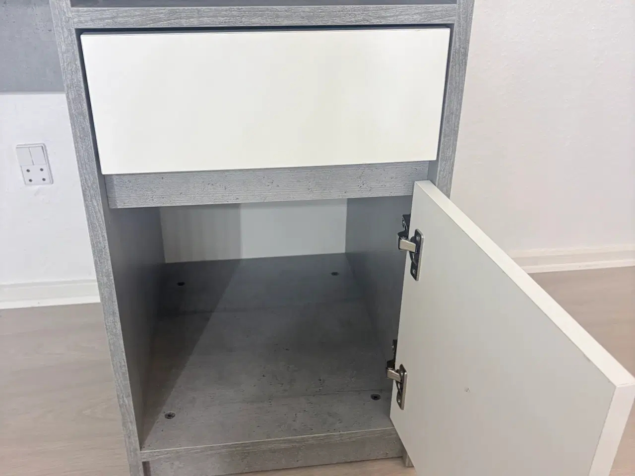 Billede 3 - Skrivebord fra Jysk