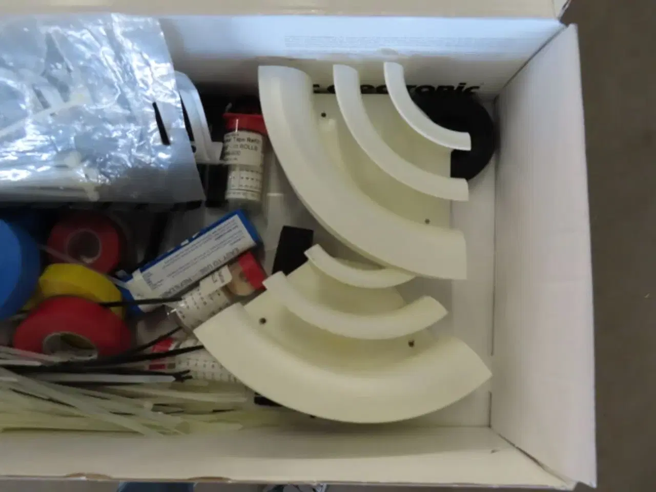 Billede 5 - Palle med rester fra TC ELECTRONIC