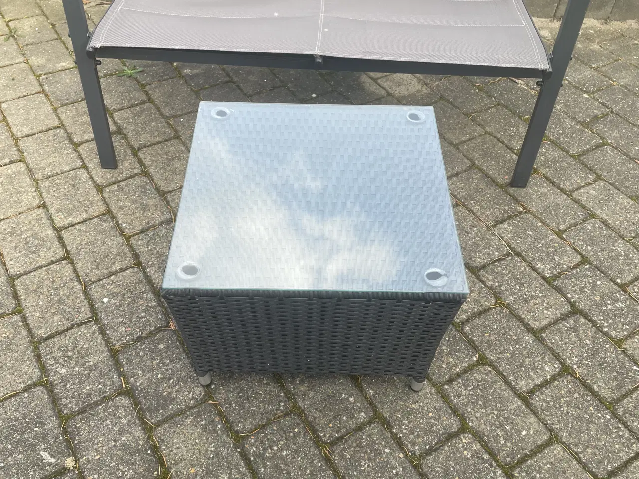 Billede 1 - Sælger bænk og bord