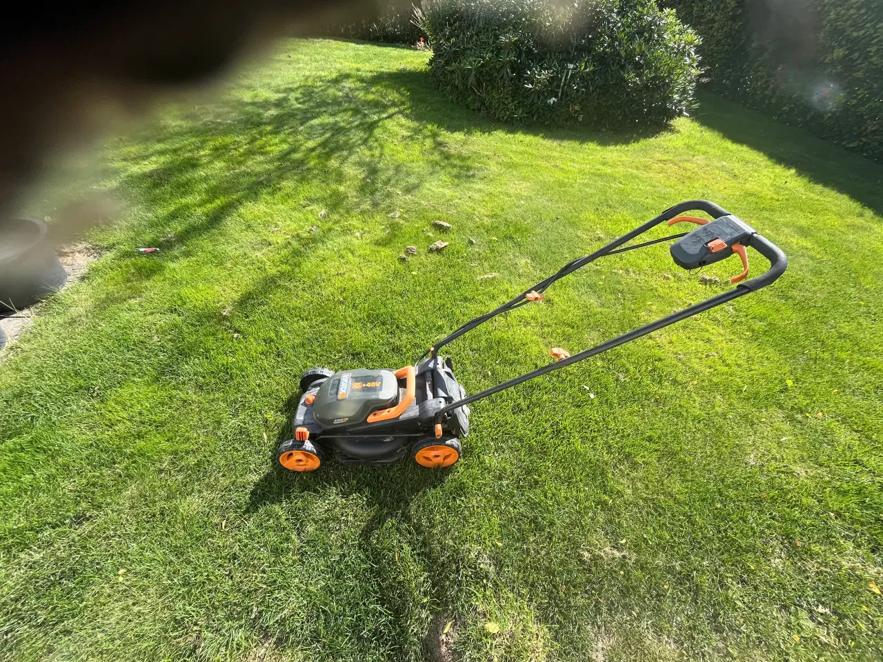 Billede 3 - Worx plæneklipper med batteri 
