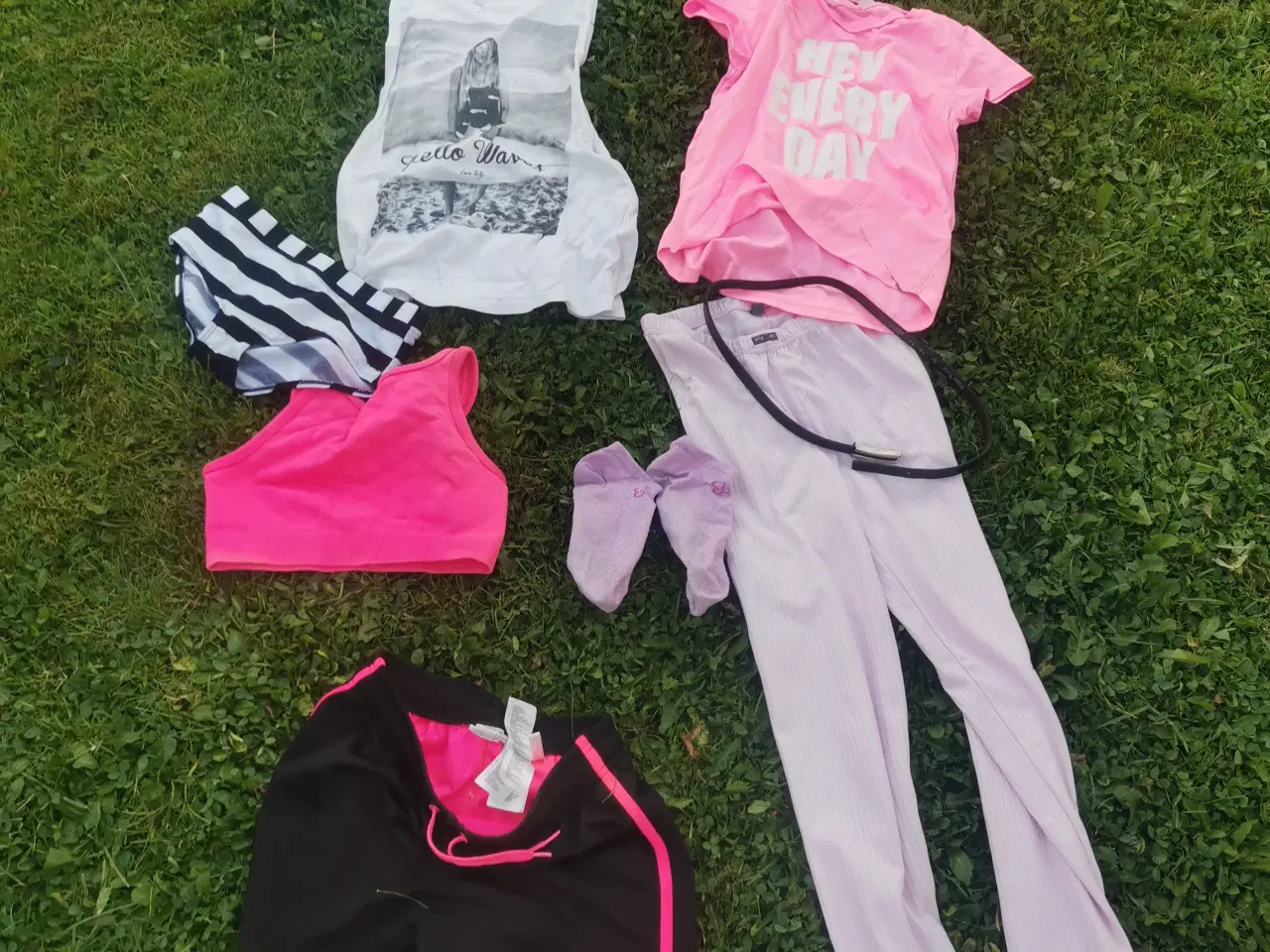 Billede 1 - Tøj pakke str 10-12 år, 5 kr ialt 🌸