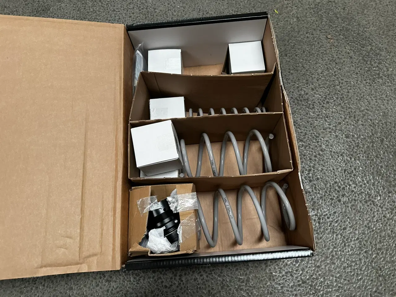 Billede 1 - Lowtec sænkning-gevindundervogn til VW Tiguan (Gev