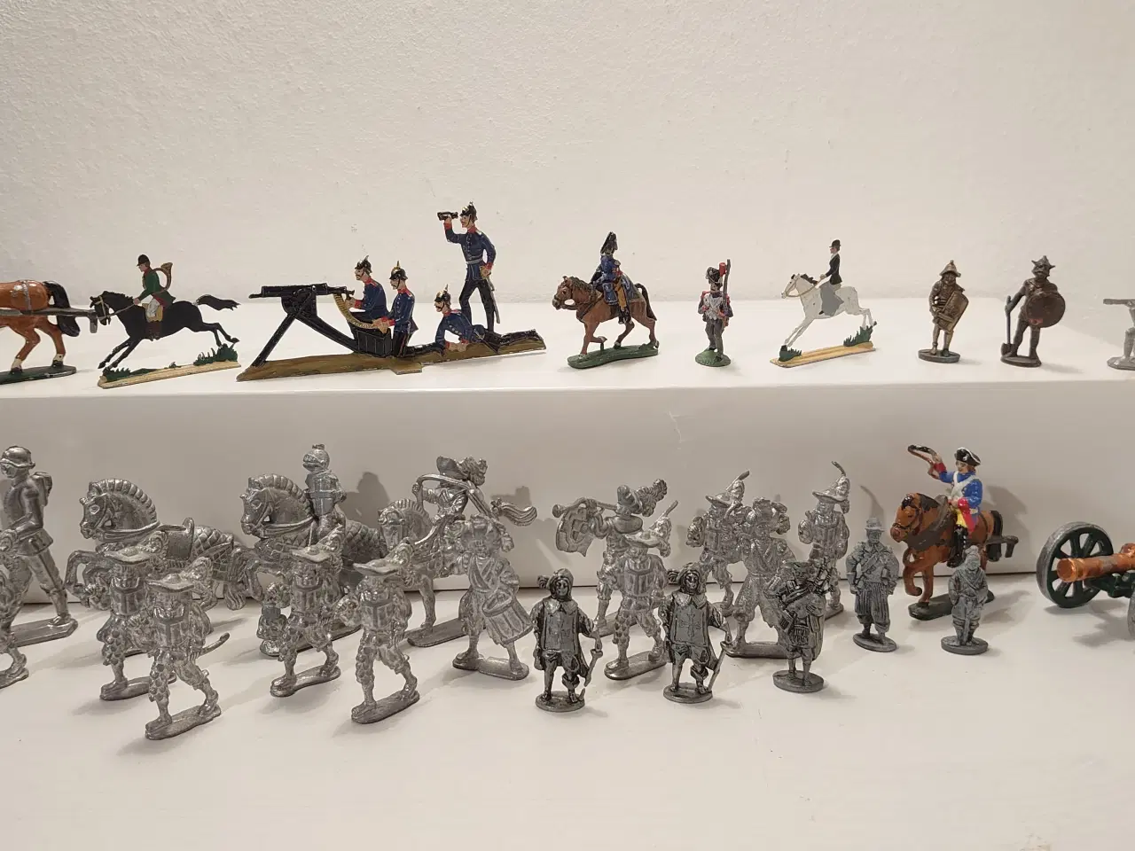 Billede 1 - 31stk gamle tinsoldater +kanon i jern og messing