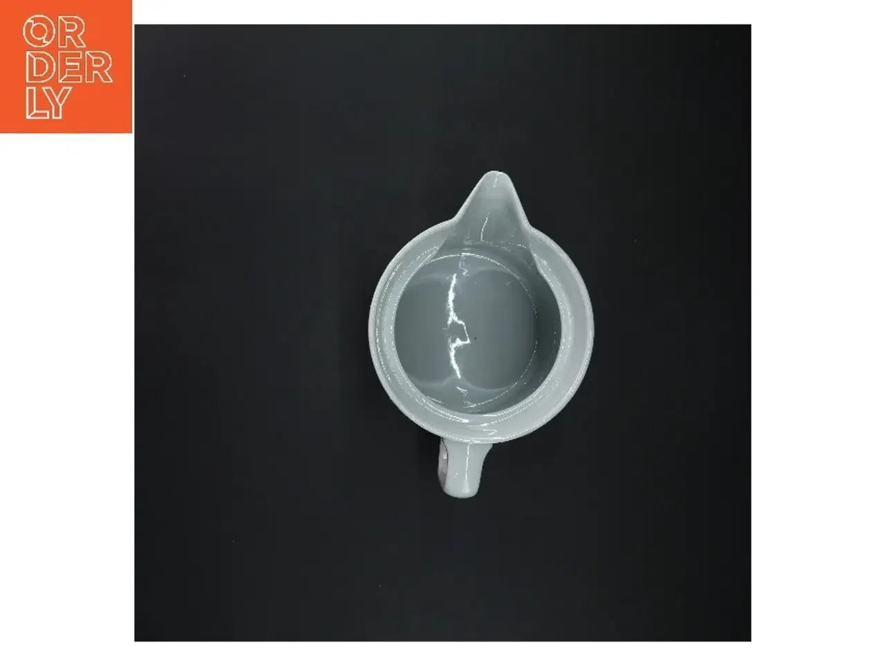 Billede 3 - Hvid kande med låg fra blå kant (str. 15 cm)