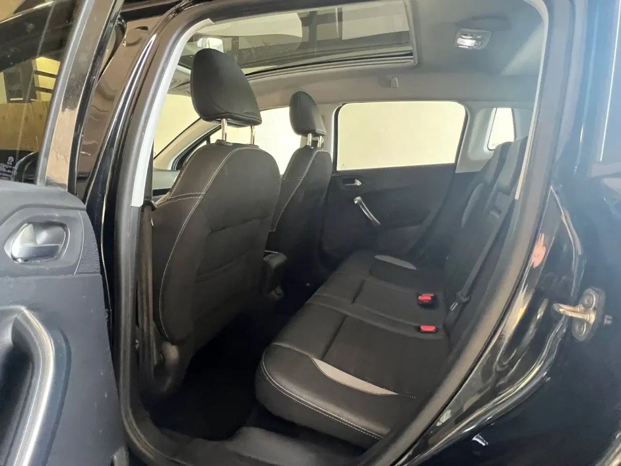 Billede 9 - Peugeot 2008 1,6 BlueHDi 100 Allure Sky