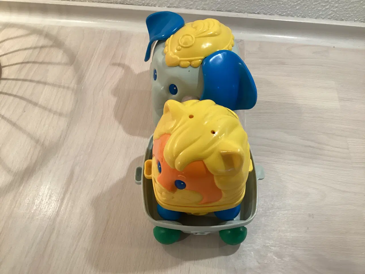 Billede 3 - FISHER PRICE aktivitetslegetøj. 3 i en