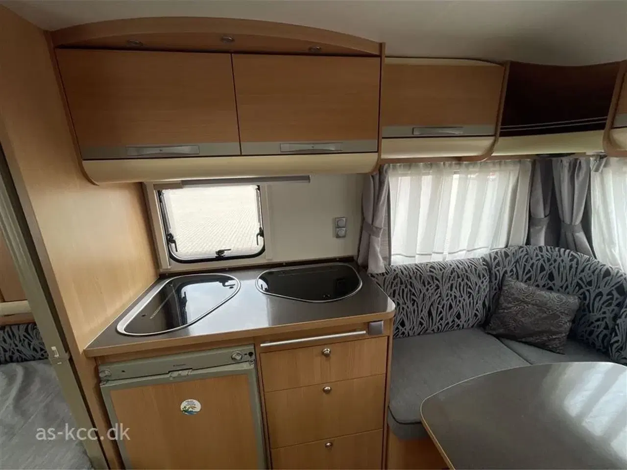 Billede 5 - 2010 - Adria Adora 542 UT   Adria Adora 542 UT enkelte senge