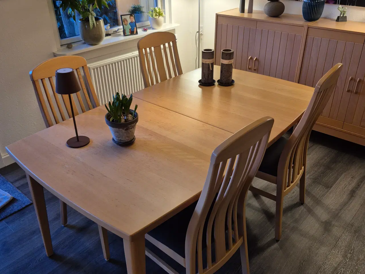 Billede 2 - Spisebord med 6 stole