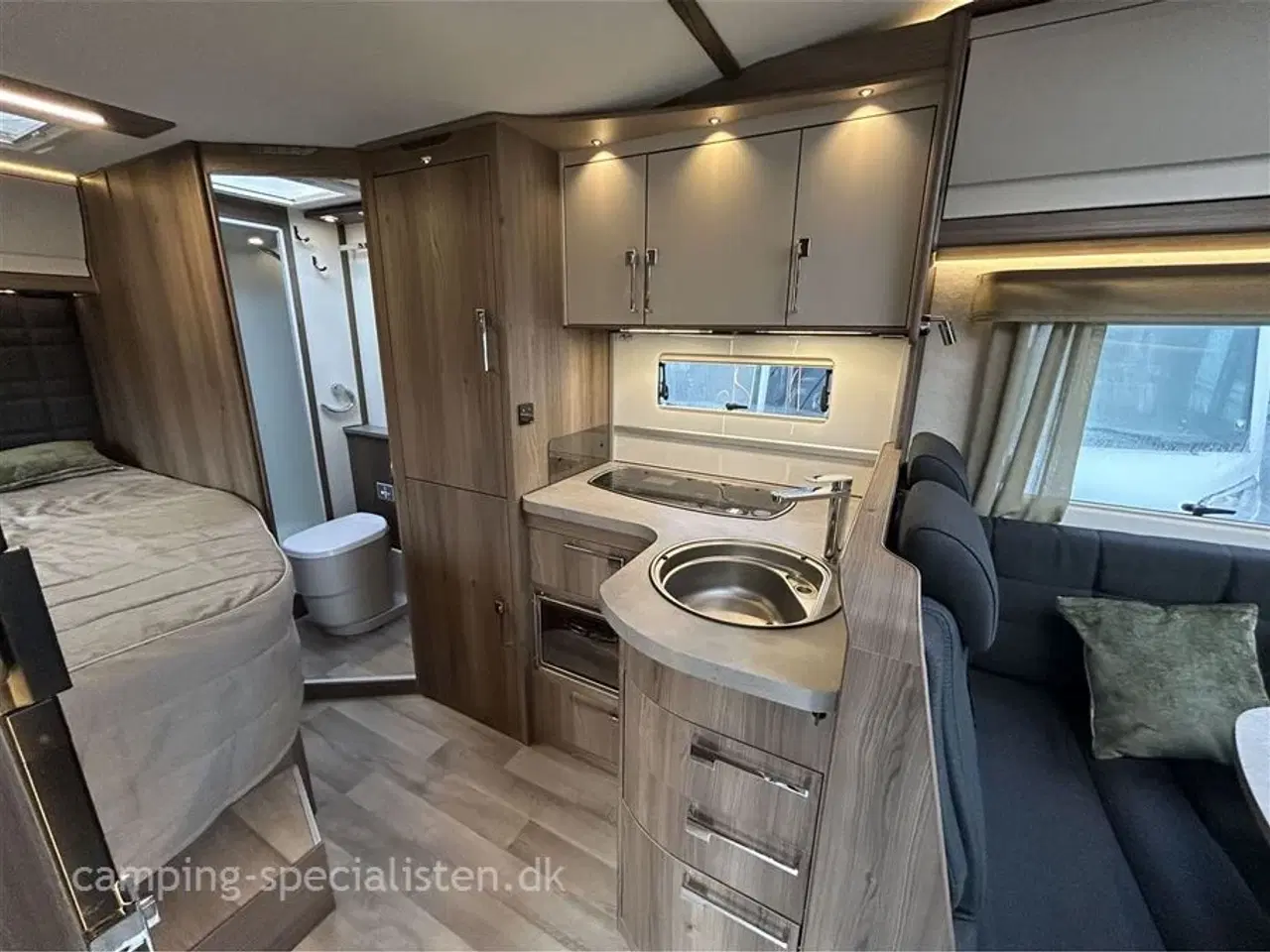 Billede 8 - 2024 - Kabe Novum 750 LXL   Kabe Novum X 750 LXL model 2024 kun kørt 14.000  km kan nu ses hos Camping-Specialisten.dk