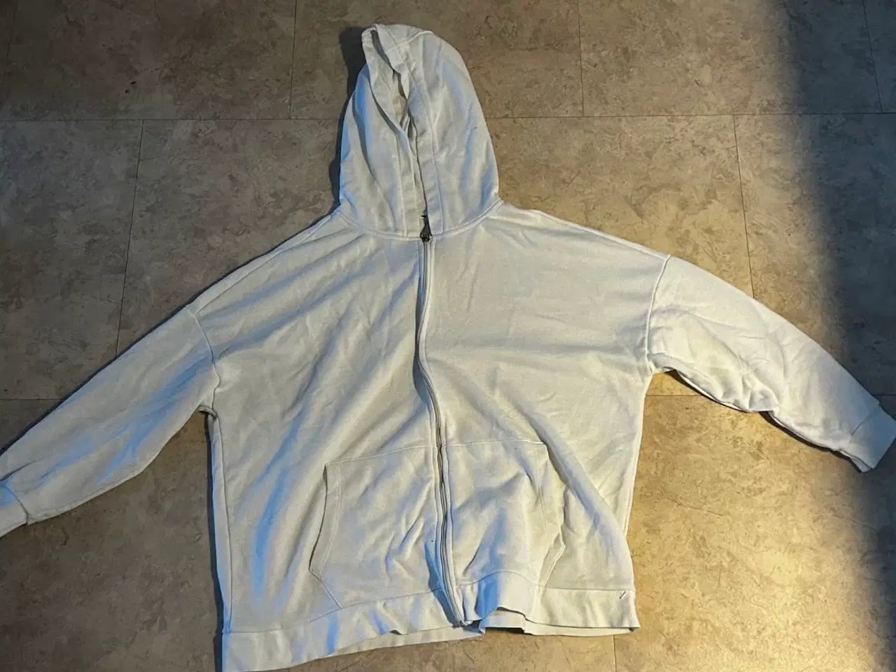 Billede 4 - Sælger 5 par lynlås trøjer