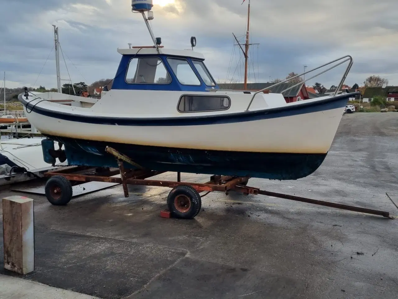 Billede 1 - 21 fod motorbåd med bådplads i Marbæk havn