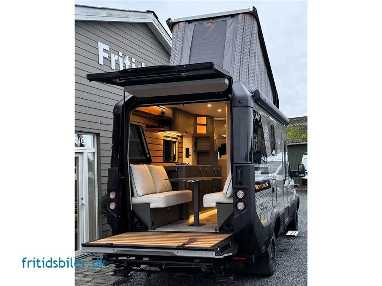 Billede 9 - 2024 - Hymer Venture S 190hk   HYMER Venture S definerer en helt ny køretøjskategori – en innovativ autocamper, der opfylder de højeste krav til design og funktion