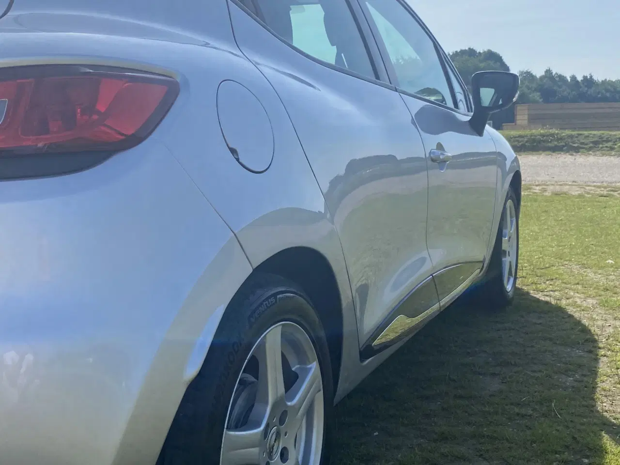 Billede 3 - Pendler bil - god starter bil