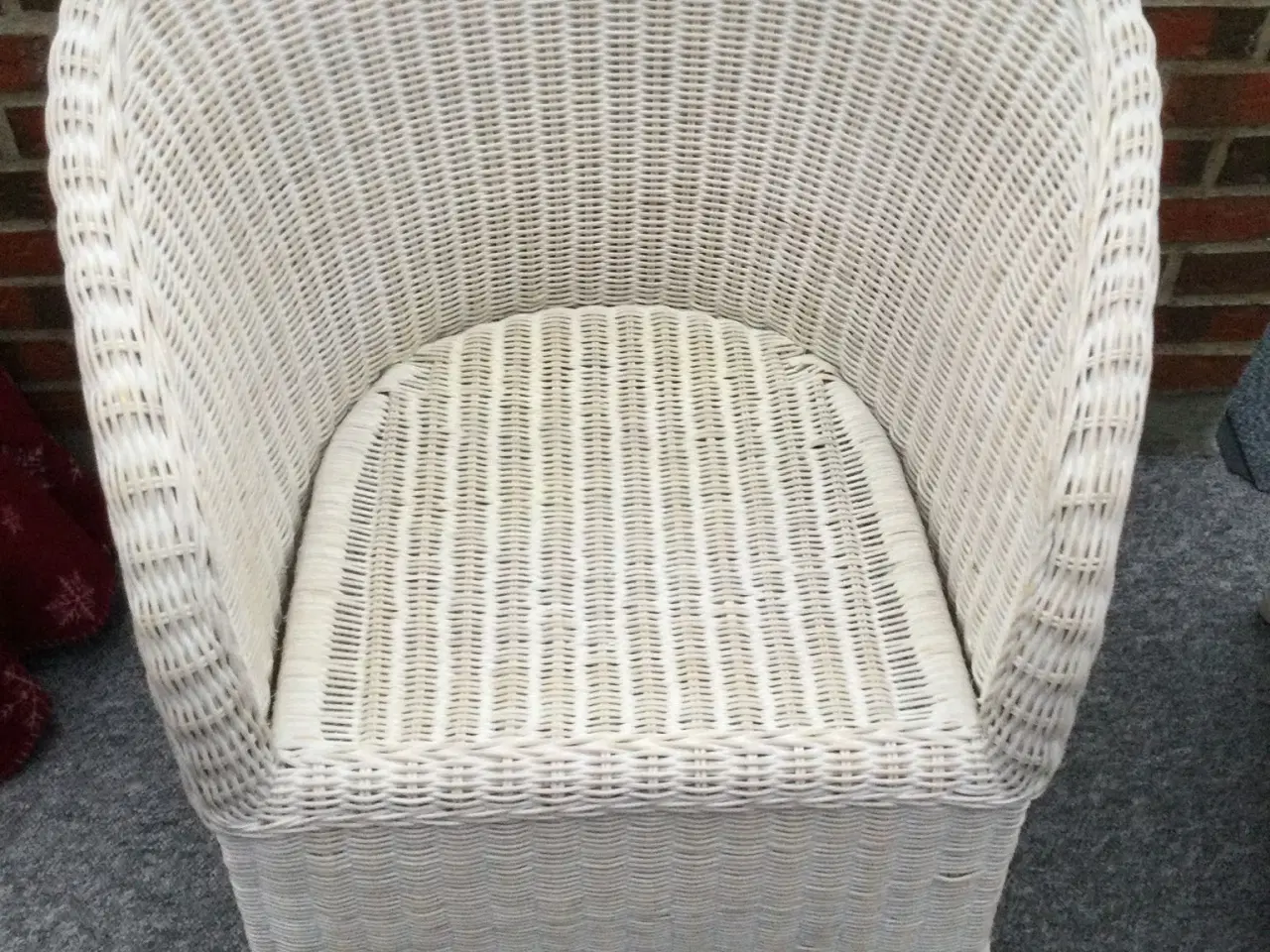 Billede 4 - To kurvestole og lille rundt glasbord