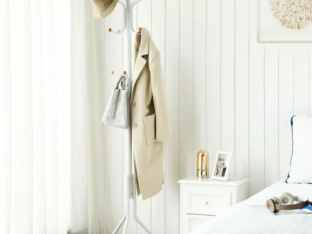 Billede 4 - Stumtjener i metal 182 cm – tøjstativ med hatte- og taskekroge, cremehvid/ivory (RCR19W)