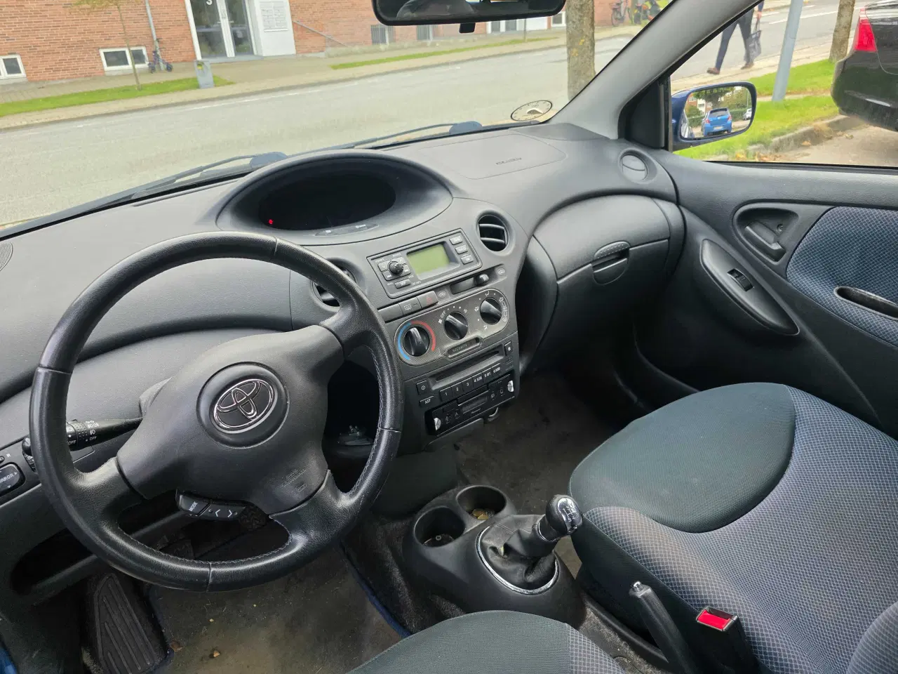 Billede 6 - Toyota Yaris 1.3 Lavt km tal