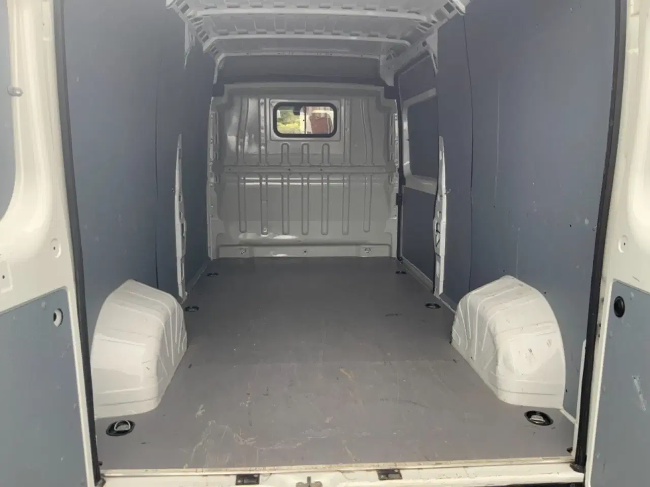 Billede 8 - Peugeot Boxer 333 2,2 BlueHDi 140 L3H2 Premium