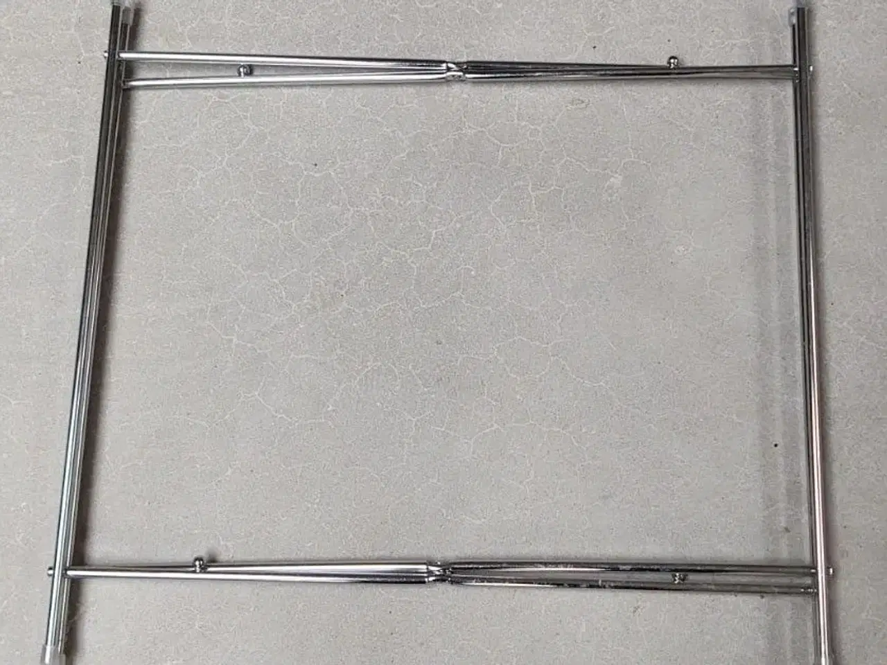 Billede 4 - Bakkebord i metal