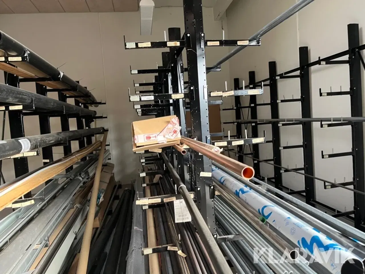 Billede 6 - Grenreol en række