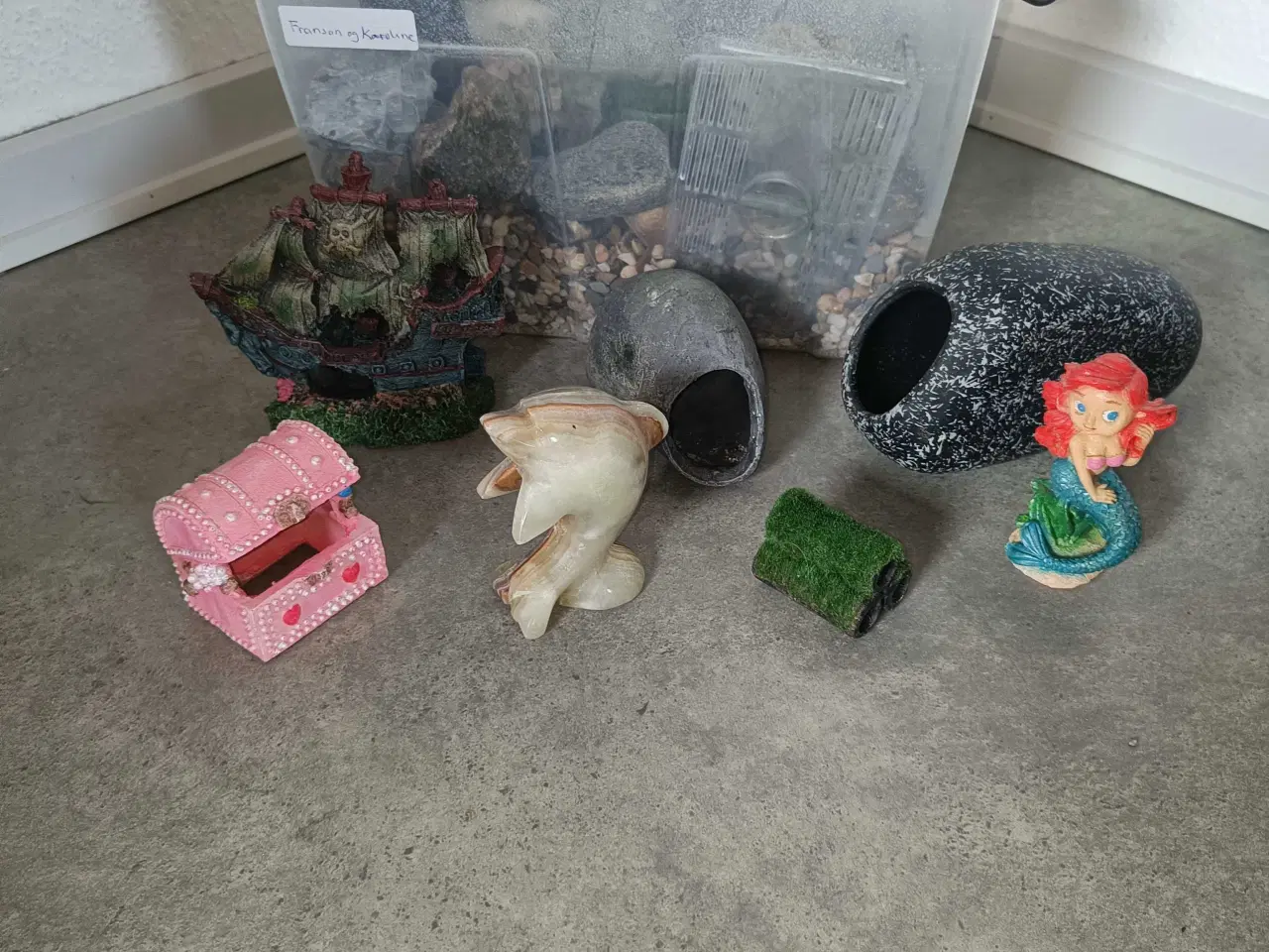 Billede 1 - Forskellige dekorationer m.m. til akvarie