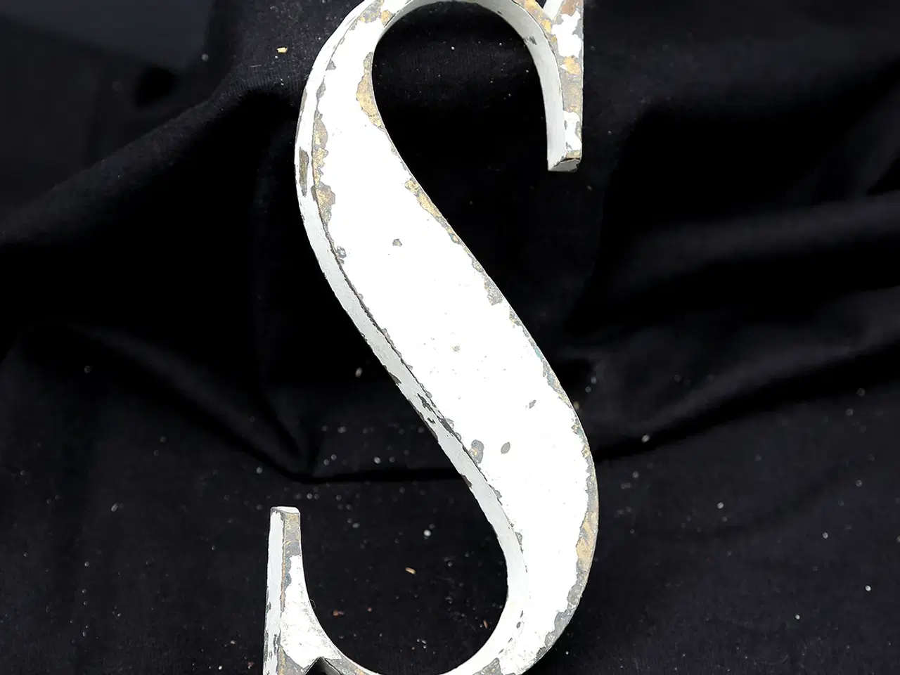 Billede 1 - Messing facadebogstav “S” – rå patina