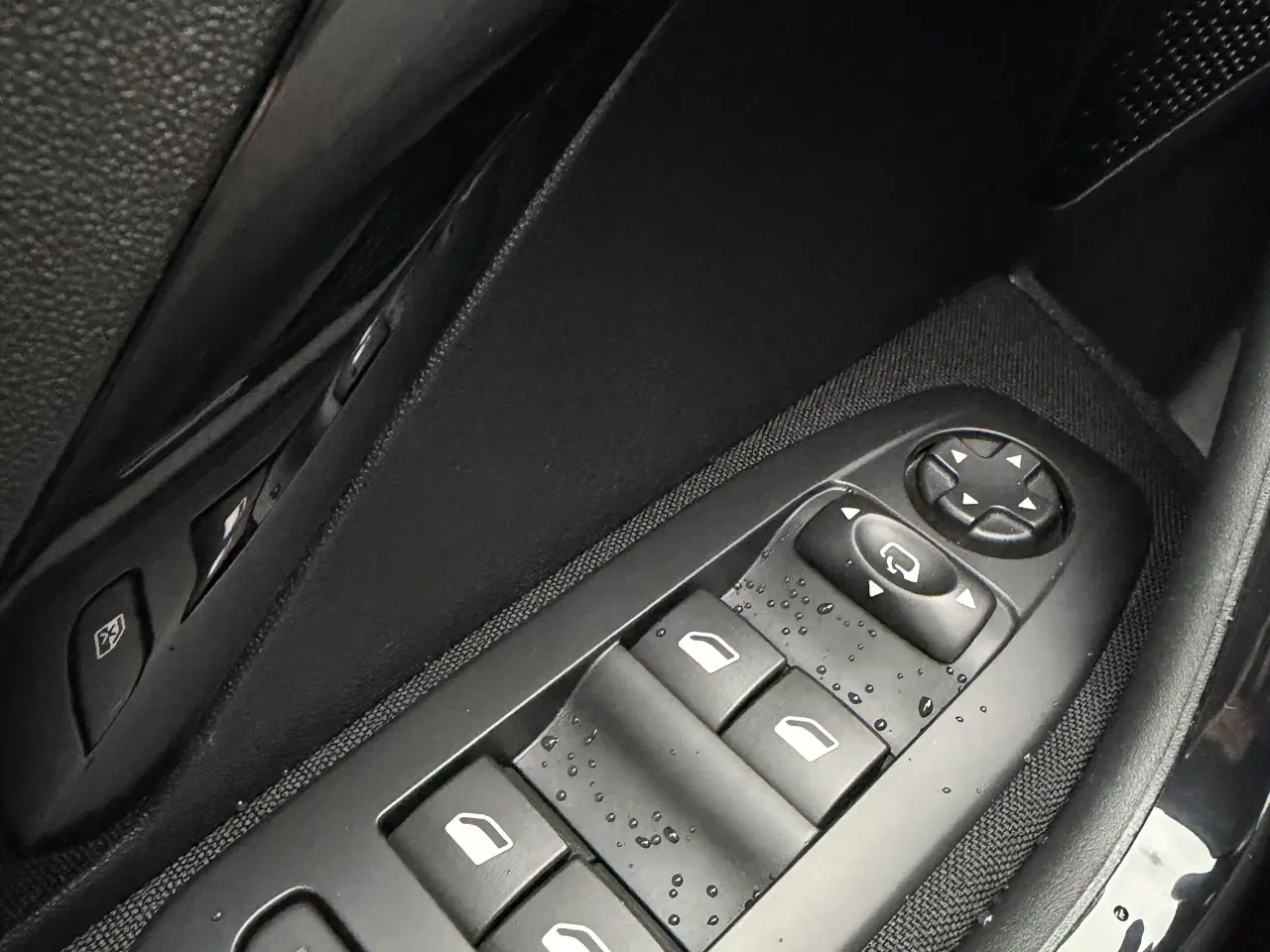 Billede 14 - Peugeot 208 1.6 Bluehdi meget udstyr