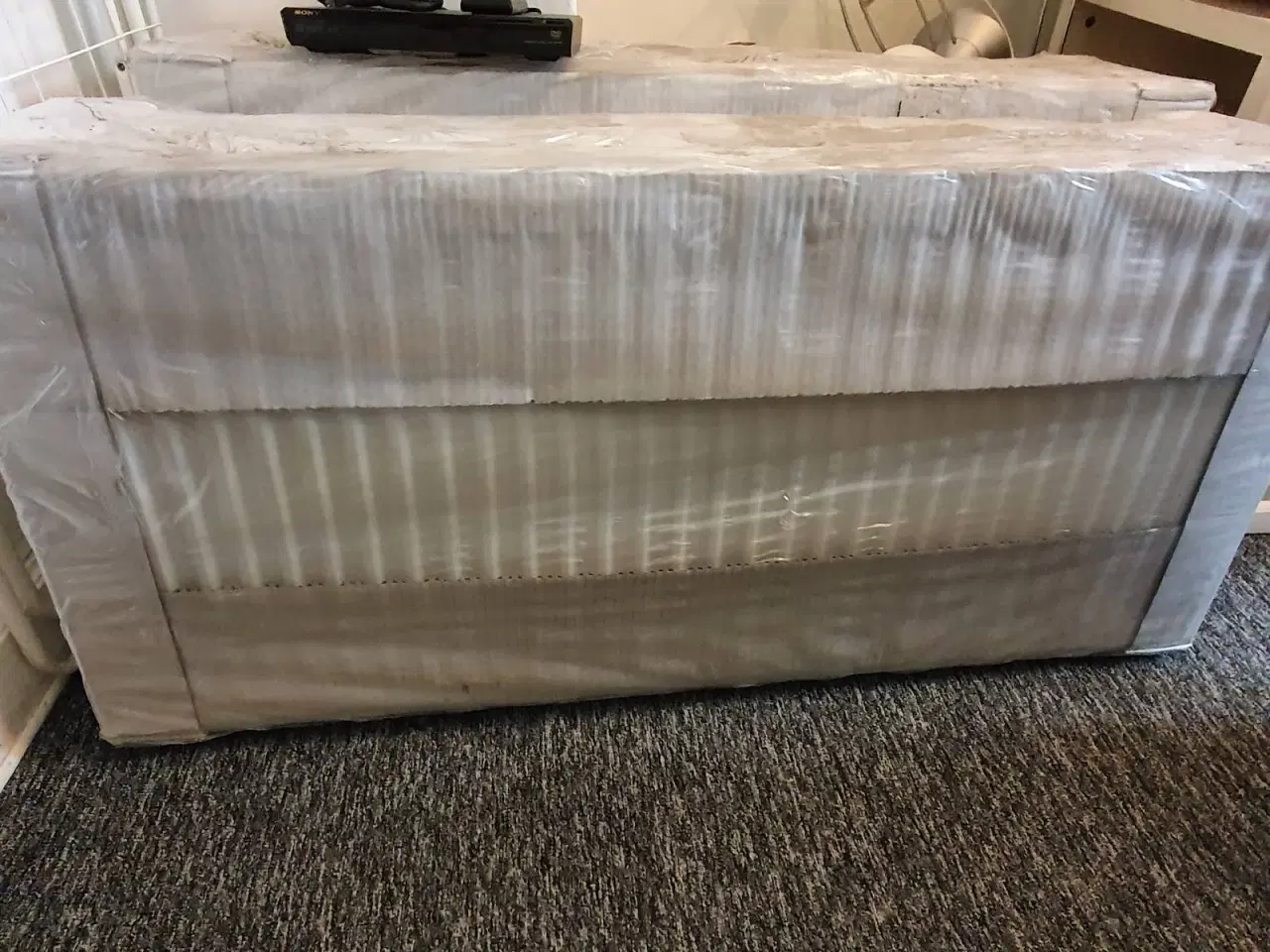 Billede 1 - Radiator, stor hvid farve, NY