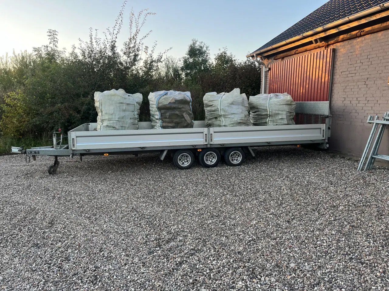 Billede 3 - Sælger denne kraftige 3 akslet 3500kg vippeladstra