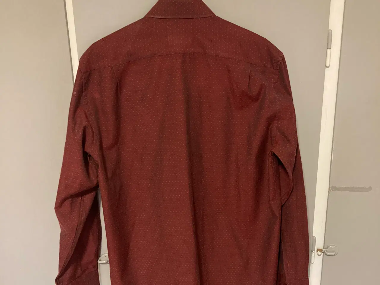 Billede 3 - Vinrød herreskjorte str 41/42