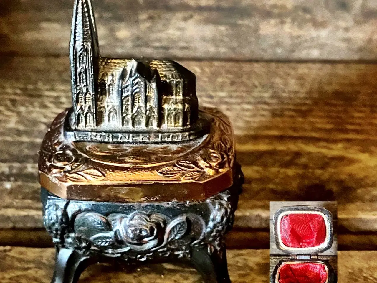 Billede 1 - * Smukt lille smykkeskrin med Katedral - i messing